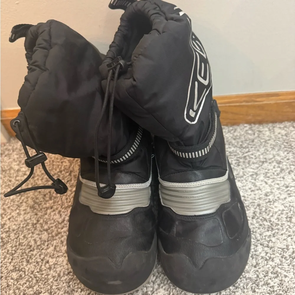 Keen Boots Snow Troll WP Unisex Black Insulated Waterproof Size 8.5M 10W